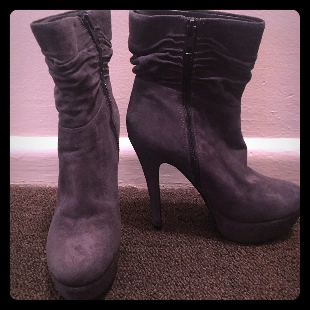 Aldo suede ankle boots (size 7)